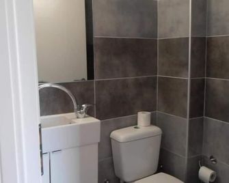 Diana Rooms - Chania - Bathroom