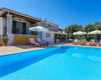 Villa Chrisdina - Corfù - Piscina