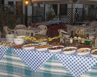 Camping Villaggio Egad - Favignana - Buffet
