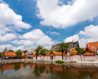 Sun Hotel - Phetchaburi - Buiten zicht