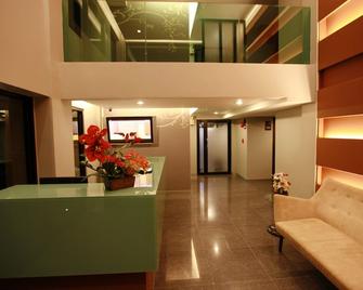 The Bangkok Major Suite - Bangkok - Front desk