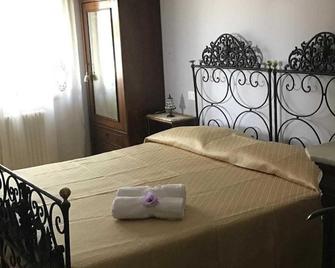 Affittacamere Nonna Bon Bon - Senigallia - Bedroom