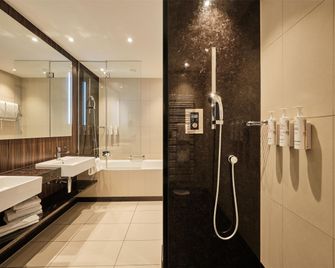 Radisson Blu Hotel Bonn - בון - חדר רחצה