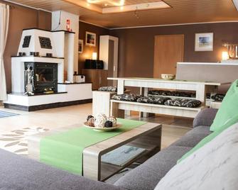 Large new. 4 Room-apartment in Neubrandenburg - Neubrandenburg - Wohnzimmer
