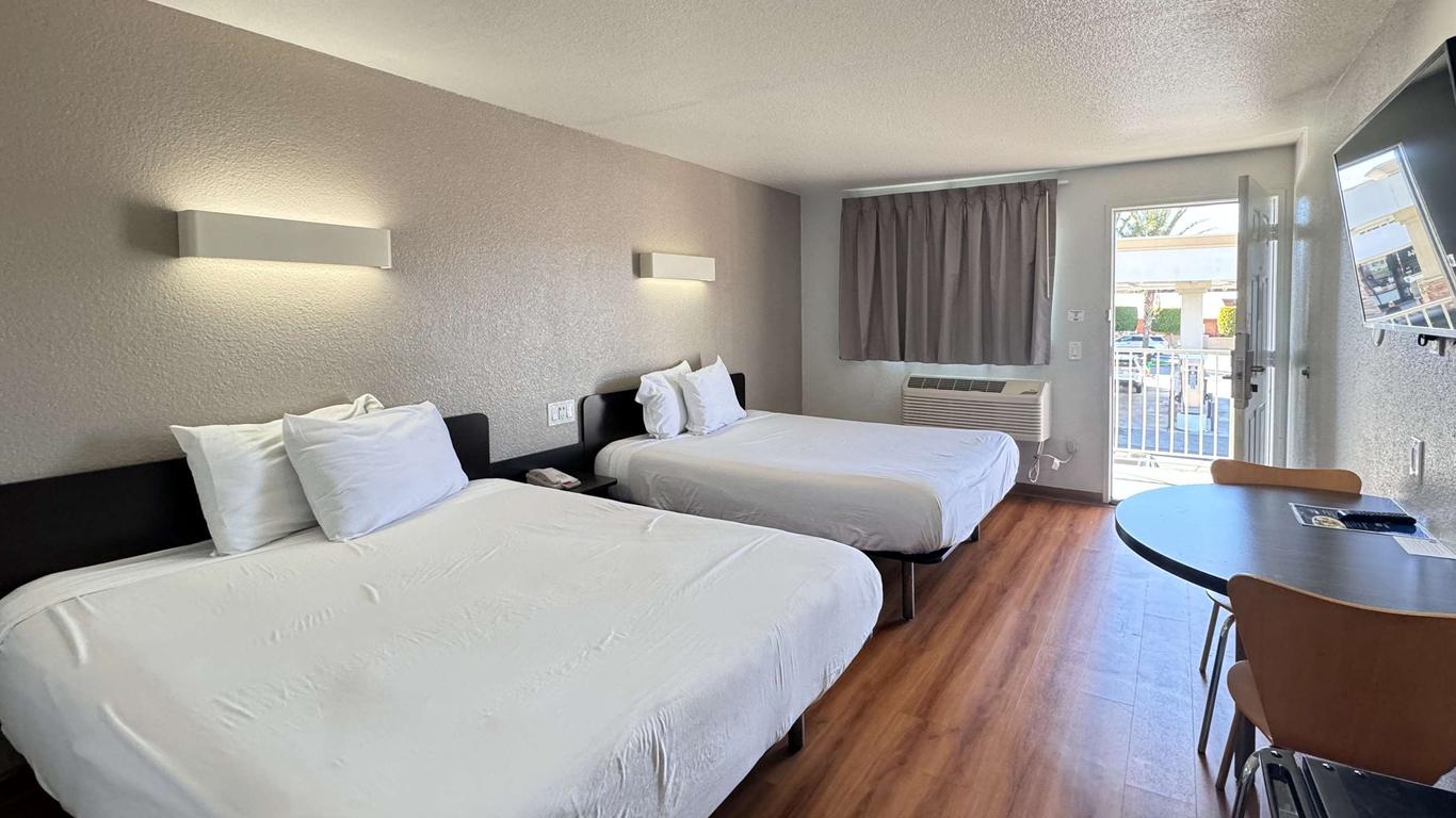 Motel 6 Ontario Airport