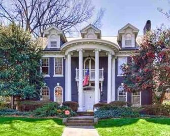 Historic Myers Park 3-Story Luxury Townhome on Queens Road - Charlotte - Edificio