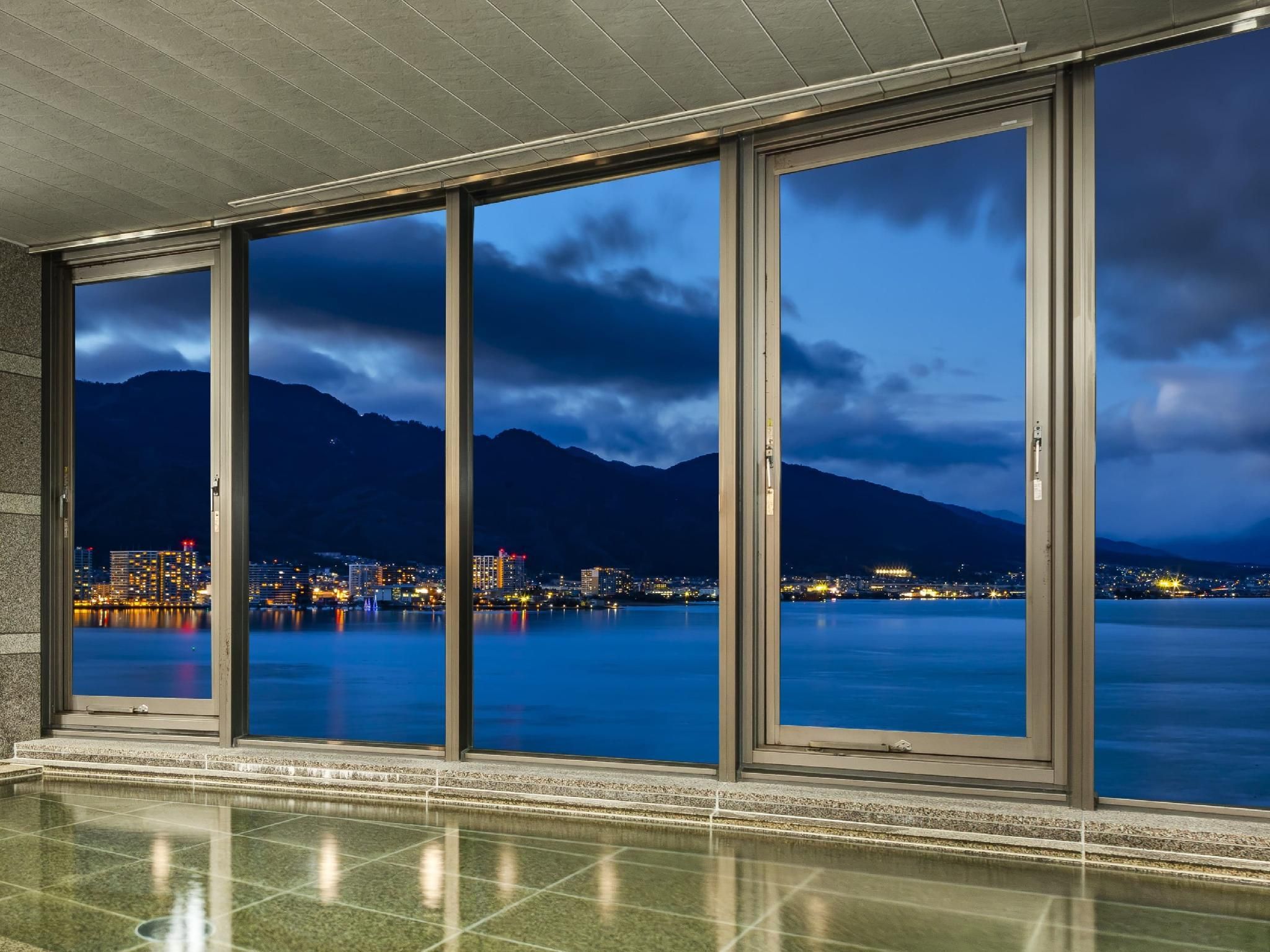 هوتل بياتسا بيواكو - أوتسو - شرفة