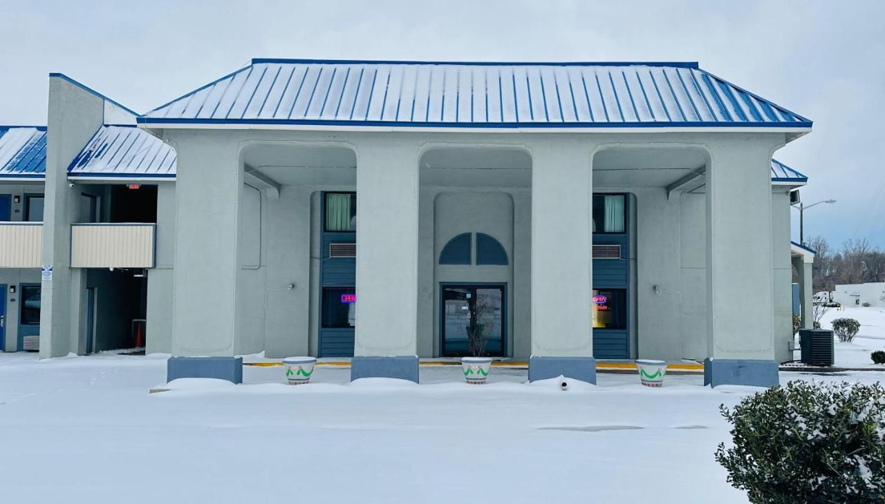 Rodeway Inn and Suites Plymouth Hwy 64