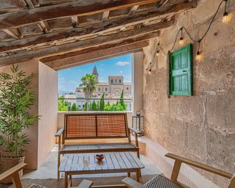 Townhouse Helen house by Homevillas360 - Porreres - Balkón