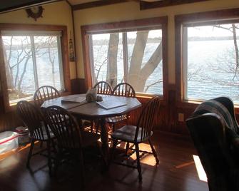 Harpswell, Maine, Seascape, Honeymoon Retreat, Writer's Paradise, On the Water - Harpswell - Dining room