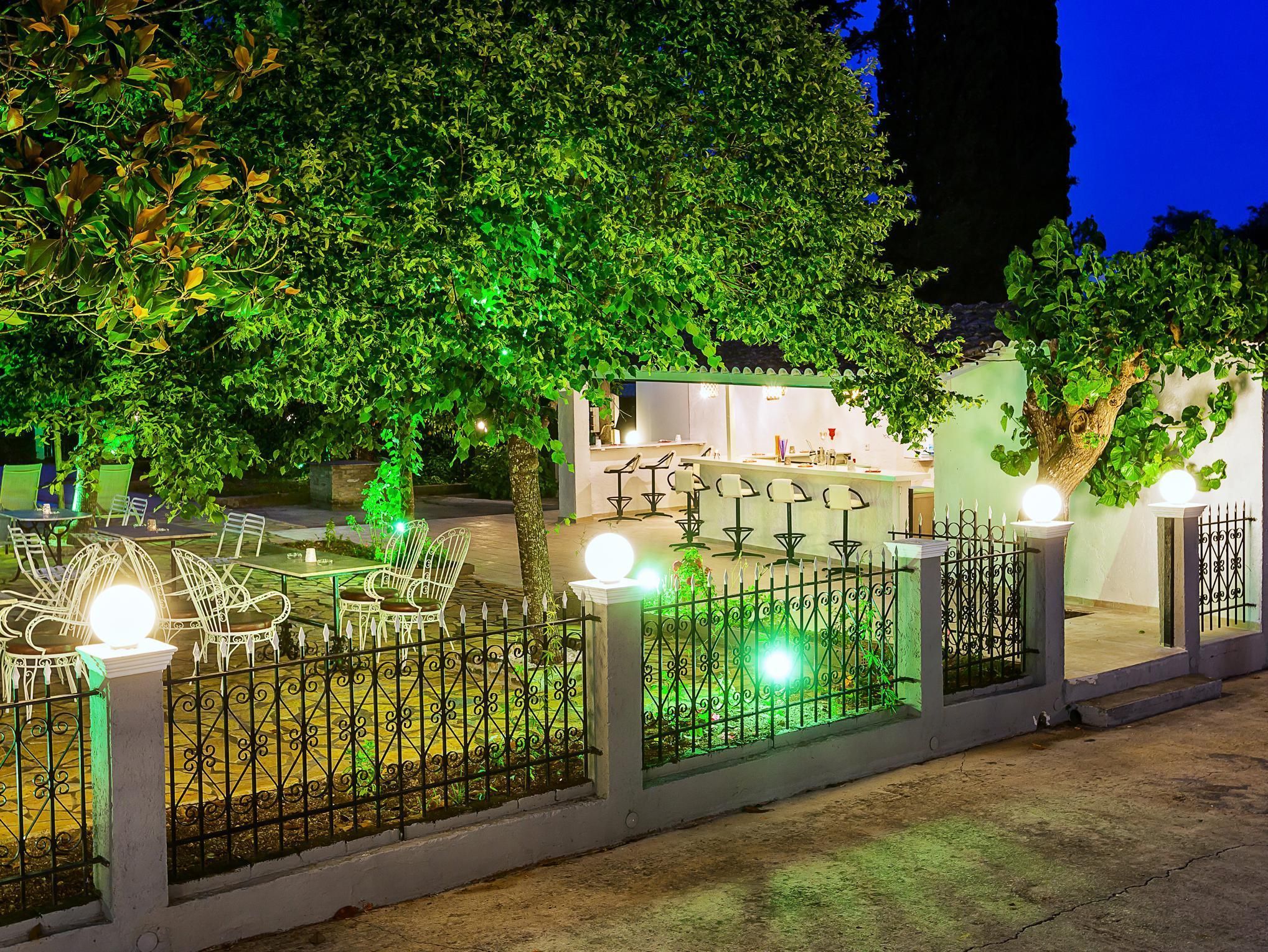 سيلفر باي هوتل