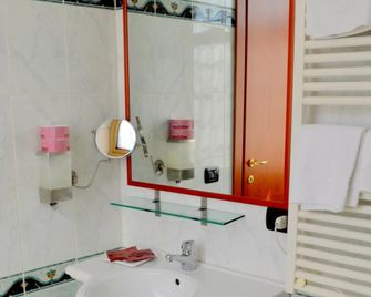 Shasa - Roma - Baño