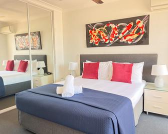 Montego Sands Resort - Mermaid Beach - Bedroom