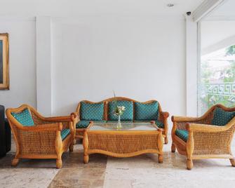 Istana Permata Ngagel - Surabaya - Lobby
