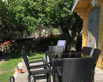 Vivans Bed & Self Catering - Kristianstad - Patio