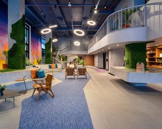 سوان جينيريشن - بورتو اليغرى - ردهة