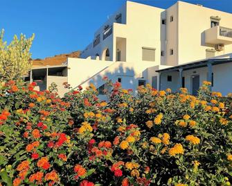 Holidays In Ios - Mylopotas