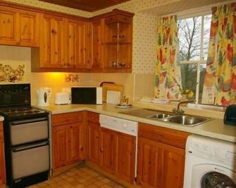 West Twin, Carmichael Country Cottages. Ideal family cottage close to deer park. Pets welcome. - Biggar - Kuchyň