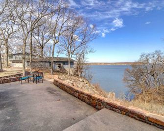 Lake Hudson Home w/ Patio in Locust Grove - Locust Grove - Balcón