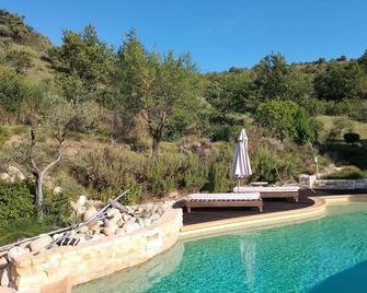 Gite Provençal - Grospierres - Басейн