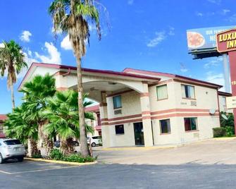 Luxury Inn - Channelview - Будівля