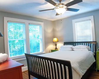 Peaceful Cottage In Heart Of Historic Roswell - Roswell - Bedroom