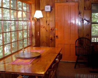 House on Private Meadow with Mountain View - Blue Mountain Lake - Dining room