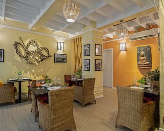 Botum Palace Hotel - Nom Pen - Restaurante