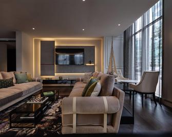 Sofitel Auckland Viaduct Harbour - Auckland - Living room