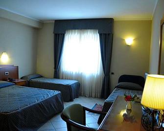 Hotel Barbieri - Altomonte - Schlafzimmer