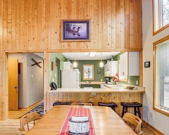 Family Cabin w/ Private Dock on Caribou Lake! - Lutsen - Essbereich