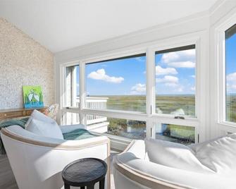 Restore - Condo at Sea Palms - 布倫瑞克 - 客廳