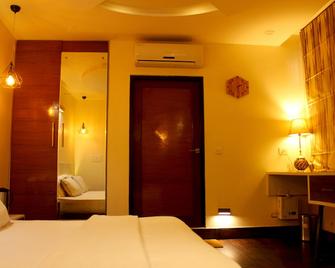 Hotel Himalaya Haridwar @ Har Ki Pauri Road - Haridwar - Habitación