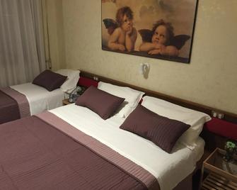 Hotel San Michele - Aprilia - Bedroom