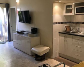 Studio Accommodation 2 bedroom apartment - 올드 레이넬라 - 주방