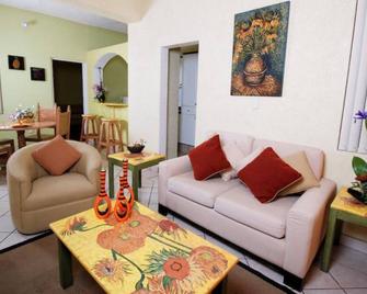 Hotel & Suites Galeria - Morelia - Phòng khách
