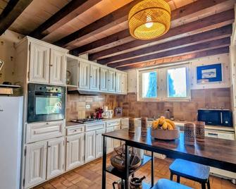 L'Archi - Calm & charm at the Pont du Gard - Castillon-du-Gard - Kitchen