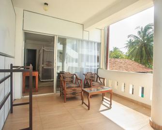 Tharanga Surfing Villa - Ahangama - Balkón