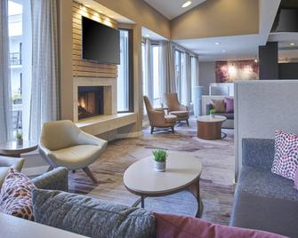 Courtyard by Marriott Detroit Troy - Troy - Lobby
