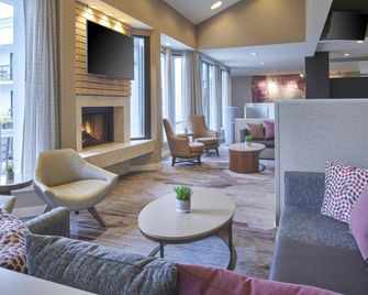 Courtyard by Marriott Detroit Troy - Troy - Area lounge