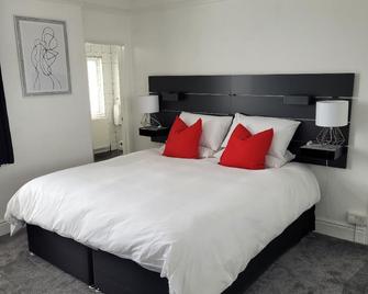 Edelweiss Guest House - Southend-on-Sea - Bedroom