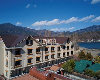 Royal Hotel Kawaguchiko - פוג'יקאוואגוצ'יקו - בניין