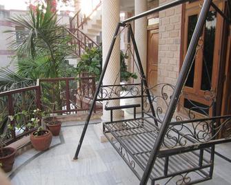 N Homestay Agra - Agra - Balcony