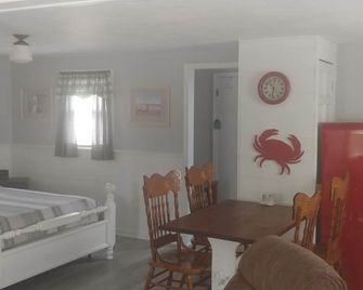 Island Time Cottage - Chincoteague - Bedroom