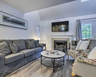 Norwich The Villas Near Mohegan Sun Casino - Norwich - Living room