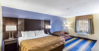 Quality Inn - Charleston - Bedroom