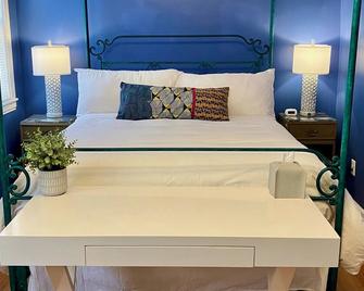 Vintage City Chic: The Artist's Haven. 5 Blocks from Lake Michigan! - Chicago