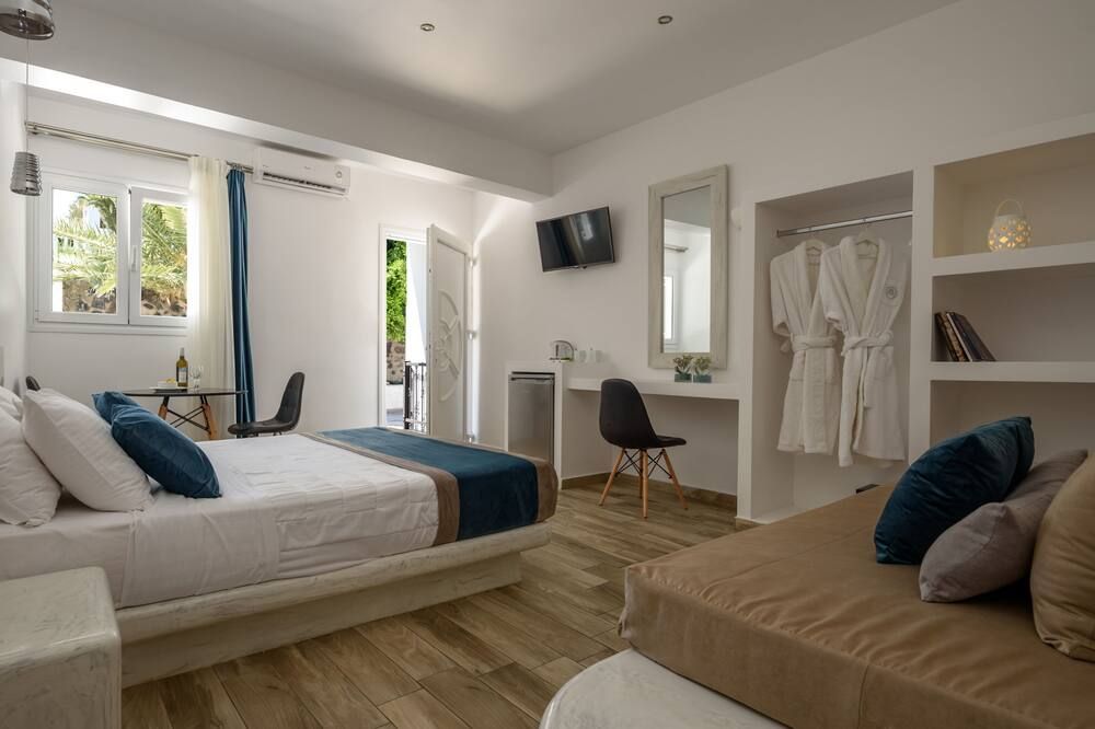 Oasis Suites Fira