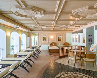 Glanzhof Hotel & Apartments - Marling - Restaurant