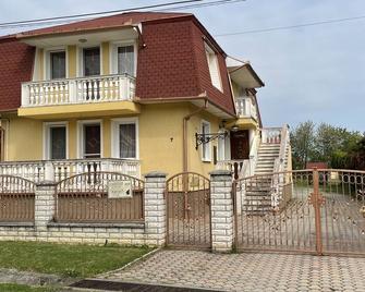  Komfortos, csendes, ahol az otthon kényelmében pihenhet! 5 percre a strandtól! - Zalakaros